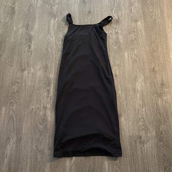 Babaton dress size large Worn once - Picture 3 of 3